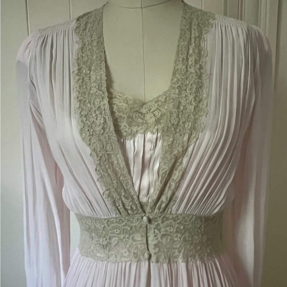 Vintage 1940’s Nightgown And Robe Gem